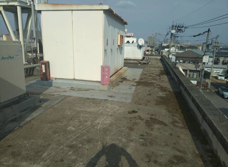 ビル屋上防水工事　施工前
